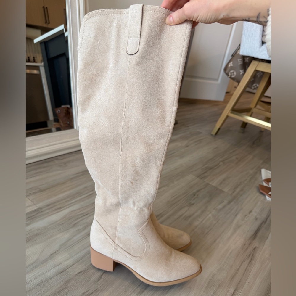 Women's Knee-High Suede Block Heel Boots - Cream